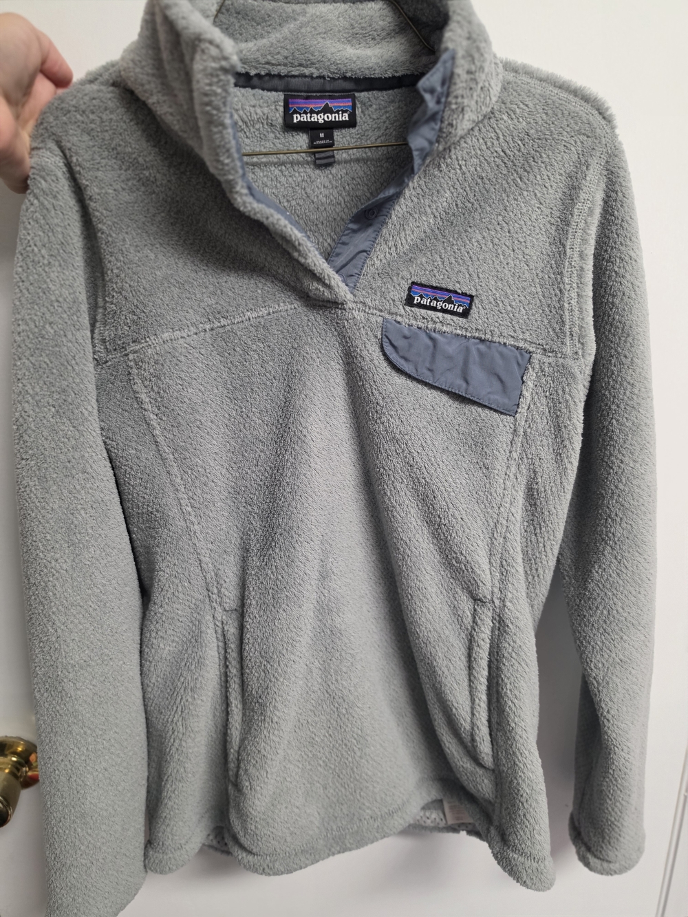 Patagonia Women's Light Gray Crewneck Fleece Pullover